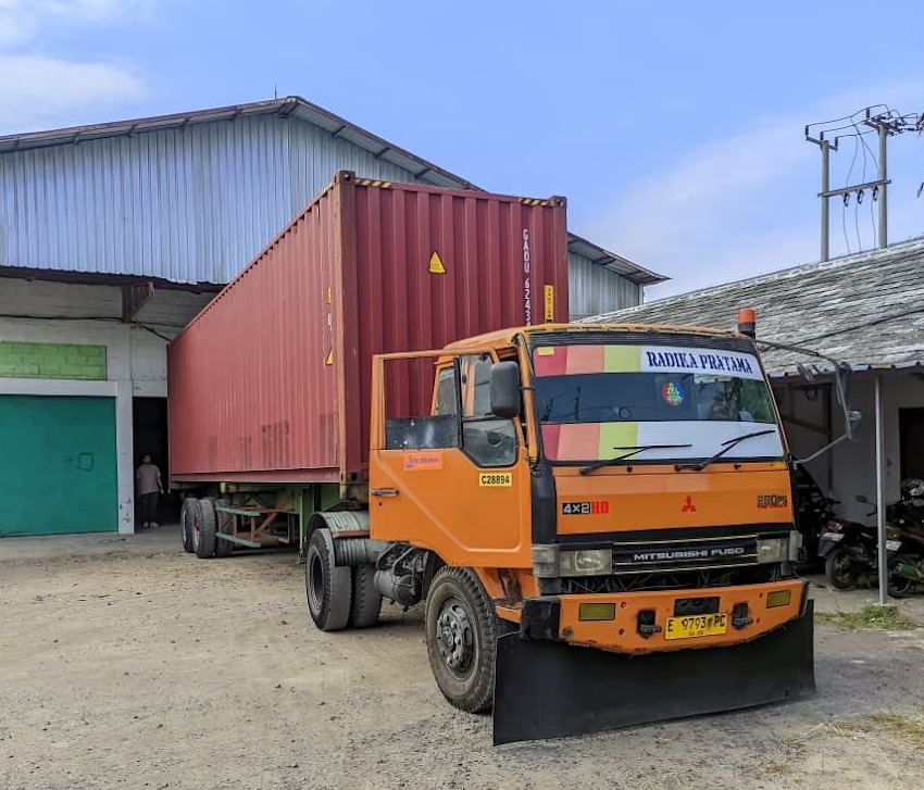 Enora Rattan export logistics